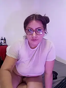 Vesper Vixen online show from December 3, 2025, 3:21 pm