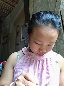 liu-liusexy online show from May 25, 2026, 2:17 am