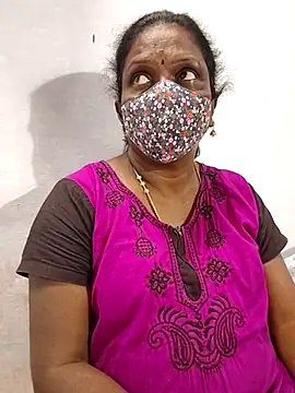Snapshot of umashreetamil chatting on February 8, 2026, 5:55 am umashreetamil online show from February 8, 2026, 5:55 am