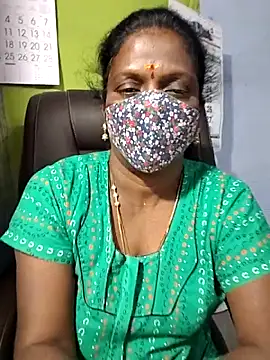 Snapshot of umashreetamil chatting on February 9, 2026, 4:55 pm umashreetamil online show from February 9, 2026, 4:55 pm