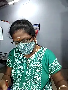 Snapshot of umashreetamil chatting on February 21, 2026, 4:08 pm umashreetamil online show from February 21, 2026, 4:08 pm
