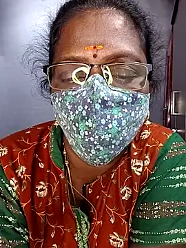 Snapshot of umashreetamil chatting on February 23, 2026, 2:47 pm umashreetamil online show from February 23, 2026, 2:47 pm