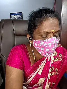 Snapshot of umashreetamil chatting on February 24, 2026, 5:33 pm umashreetamil online show from February 24, 2026, 5:33 pm
