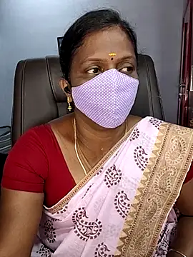 Snapshot of umashreetamil chatting on February 28, 2026, 4:19 pm umashreetamil online show from February 28, 2026, 4:19 pm