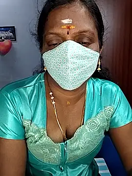 Snapshot of umashreetamil chatting on March 6, 2026, 6:32 am umashreetamil online show from March 6, 2026, 6:32 am