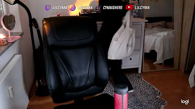 cymaishere online show from October 28, 2025, 8:55 pm