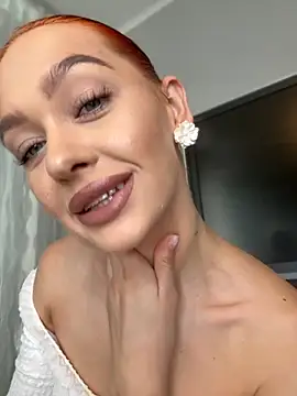 LittleFox    online show from September 27, 2025, 6:29 am