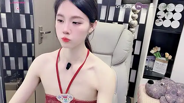 Yueyue-MM online show from May 22, 2026, 2:33 pm