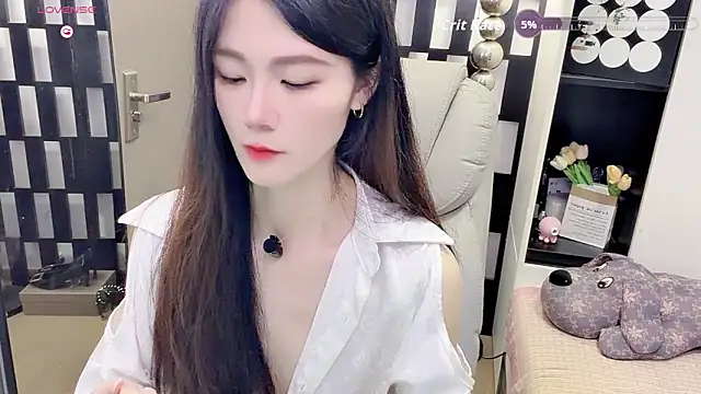 Yueyue-MM online show from May 28, 2026, 2:09 am