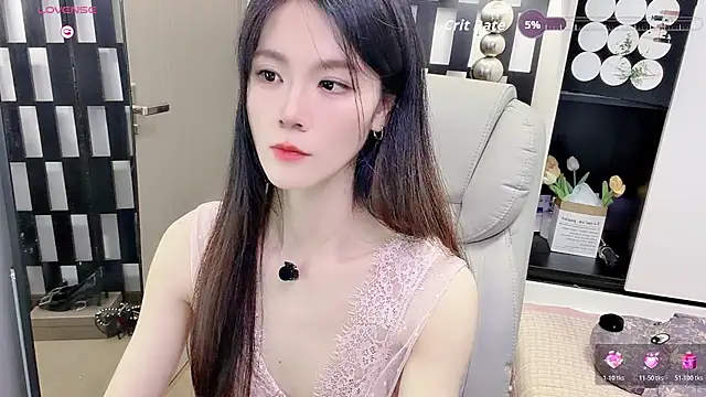 Yueyue-MM online show from July 18, 2026, 1:59 pm