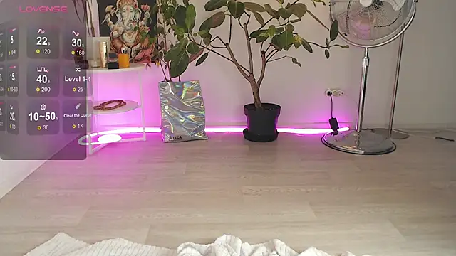 ChloeSummers online show from October 17, 2025, 9:12 am