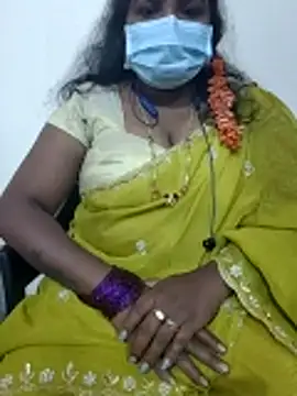 Snapshot of Silk_Smitha_27 chatting on December 17, 2025, 9:26 am Silk Smitha 27 online show from December 17, 2025, 9:26 am