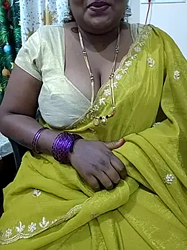 Snapshot of Silk_Smitha_27 chatting on December 19, 2025, 4:36 pm Silk Smitha 27 online show from December 19, 2025, 4:36 pm