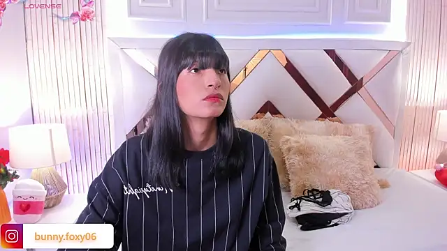 foxybunny online show from April 13, 2026, 1:27 pm