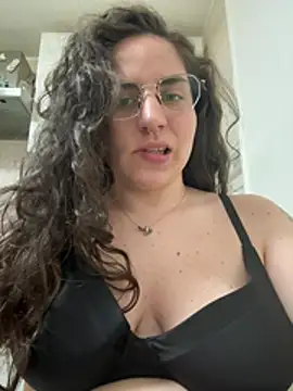 Snapshot of napoletanacagna chatting on April 27, 2026, 5:44 pm napoletanacagna online show from April 27, 2026, 5:44 pm