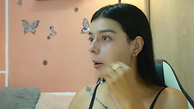 valerihouse online show from February 24, 2025, 9:41 pm