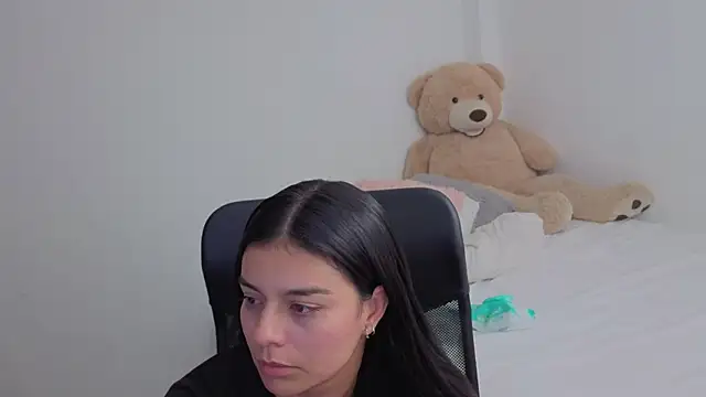 valerihouse online show from February 17, 2026, 1:24 am