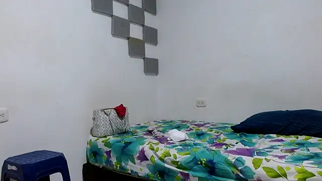 couples-hard-profond online show from September 10, 2025, 1:22 pm