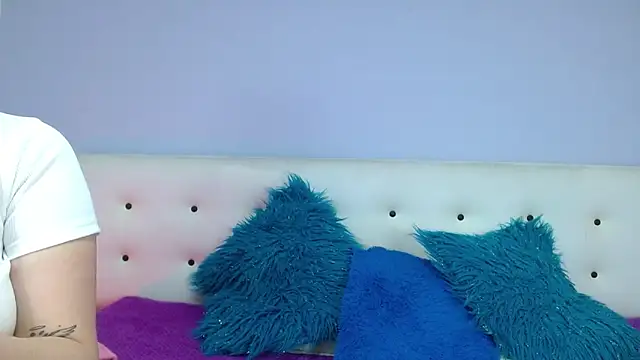 Kate Gale online show from September 29, 2025, 11:09 pm