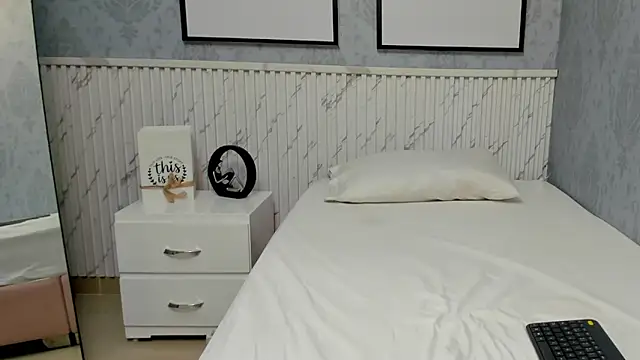 Scarleth horny online show from September 30, 2025, 10:48 pm