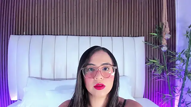 AliHamilton online show from September 29, 2025, 11:09 pm