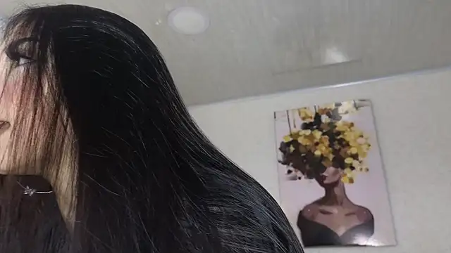 antonellariva  online show from January 8, 2026, 7:38 pm