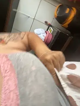 bruna438 online show from September 27, 2025, 1:38 pm