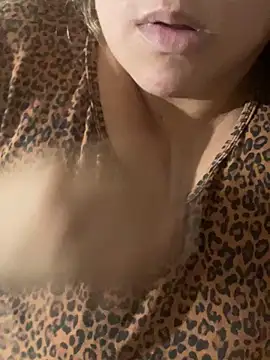 bruna438 online show from November 15, 2025, 11:32 pm