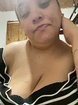 bruna438 online show from March 17, 2026, 11:57 am