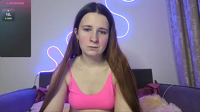 Snapshot of _Linett_ chatting on November 8, 2025, 2:28 pm Linett online show from November 8, 2025, 2:28 pm