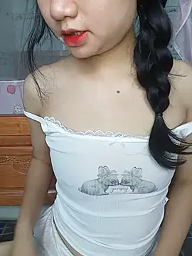 Snapshot of Viviann08 chatting on August 6, 2026, 4:14 am Viviann08 online show from August 6, 2026, 4:14 am
