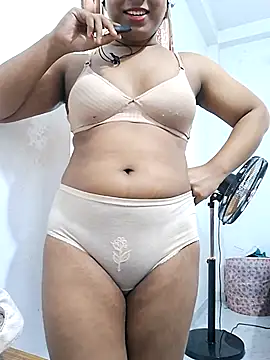 Snapshot of BeautyGirl_sara chatting on July 10, 2026, 9:12 am BeautyGirl sara online show from July 10, 2026, 9:12 am