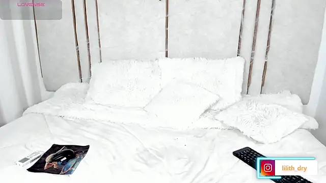 Lilith dry online show from October 11, 2025, 6:50 pm