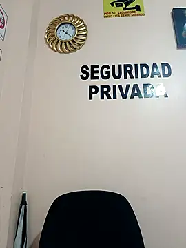 Snapshot of Hannah-colx chatting on September 24, 2025, 2:20 pm Hannah-colx online show from September 24, 2025, 2:20 pm