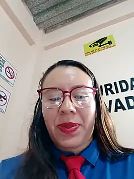 Snapshot of Hannah-colx chatting on October 23, 2025, 4:06 pm Hannah-colx online show from October 23, 2025, 4:06 pm