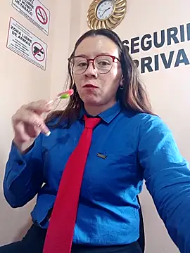 Snapshot of Hannah-colx chatting on October 26, 2025, 6:36 pm Hannah-colx online show from October 26, 2025, 6:36 pm