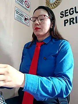 Snapshot of Hannah-colx chatting on November 10, 2025, 1:32 pm Hannah-colx online show from November 10, 2025, 1:32 pm