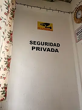 Hannah-colx online show from November 30, 2025, 3:49 pm