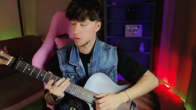 mark caron online show from October 5, 2025, 8:29 pm