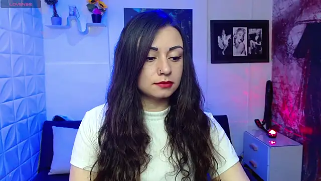 Eva Roussell online show from October 27, 2025, 2:32 pm