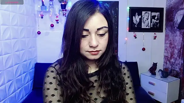 Eva Roussell online show from December 15, 2025, 2:32 pm