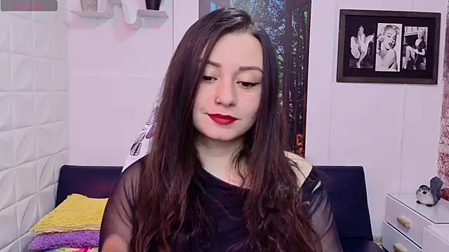 Snapshot of Eva_Roussell chatting on May 25, 2026, 3:07 pm Eva Roussell online show from May 25, 2026, 3:07 pm