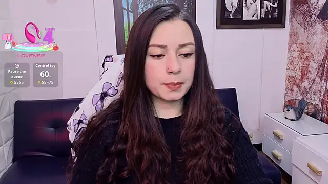 Snapshot of Eva_Roussell chatting on June 3, 2026, 3:17 pm Eva Roussell online show from June 3, 2026, 3:17 pm
