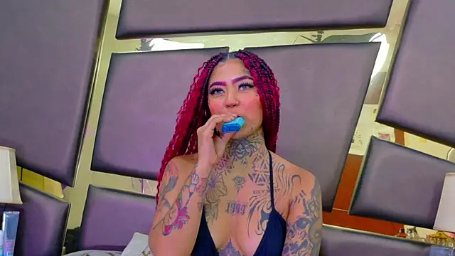 EmilieLake online show from March 22, 2026, 2:04 am