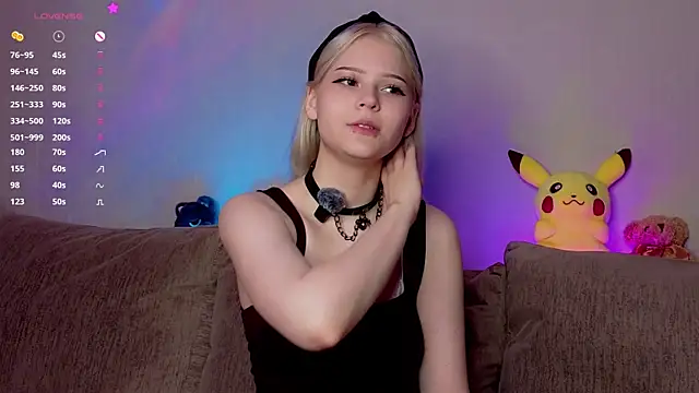 RavenKitten  online show from July 29, 2026, 2:43 am