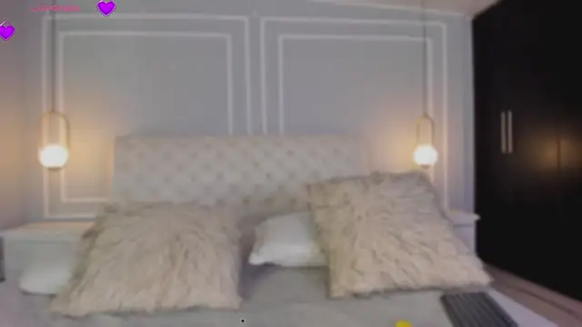 violeta olsen online show from July 27, 2026, 7:10 pm