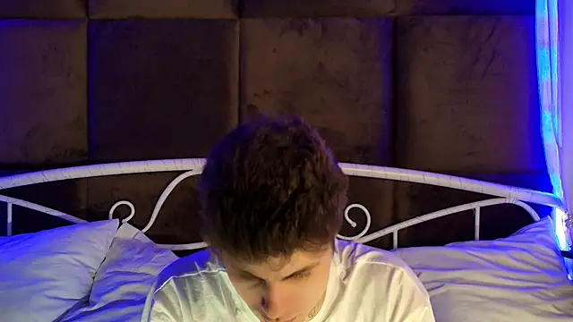 JackWolw online show from November 18, 2025, 6:45 pm