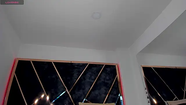 SusanaHenao online show from September 19, 2025, 5:24 pm