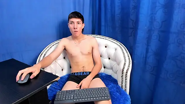 Snapshot of LittleDanny_ chatting on September 25, 2025, 2:10 pm LittleDanny online show from September 25, 2025, 2:10 pm