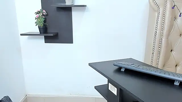 Snapshot of LittleDanny_ chatting on October 8, 2025, 3:31 pm LittleDanny online show from October 8, 2025, 3:31 pm